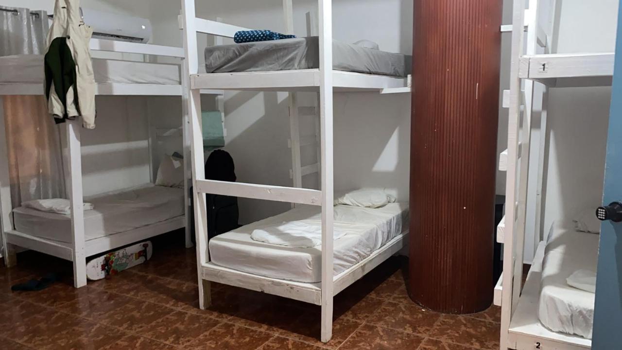 Beach Dorms Сан Хуан Екстериор снимка
