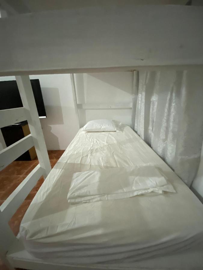 Beach Dorms Сан Хуан Екстериор снимка